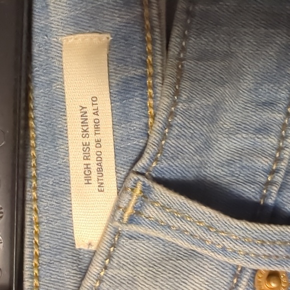 Universal Thread High Rise Light Blue Jeans - Picture 5 of 7